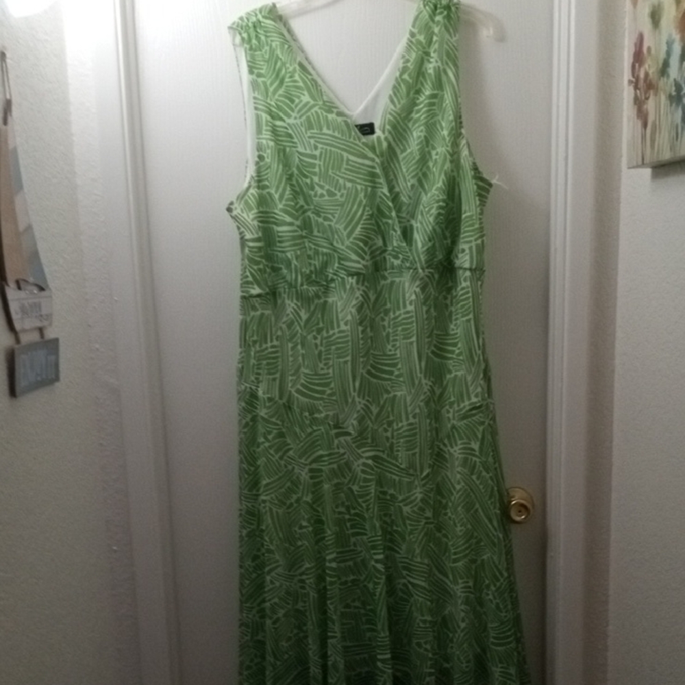 Midnight Velvet Green Geometric Maxi Dress
